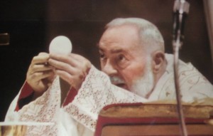 Una Santa Messa celebrata da Padre Pio