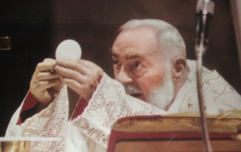 Una Santa Messa celebrata da Padre Pio